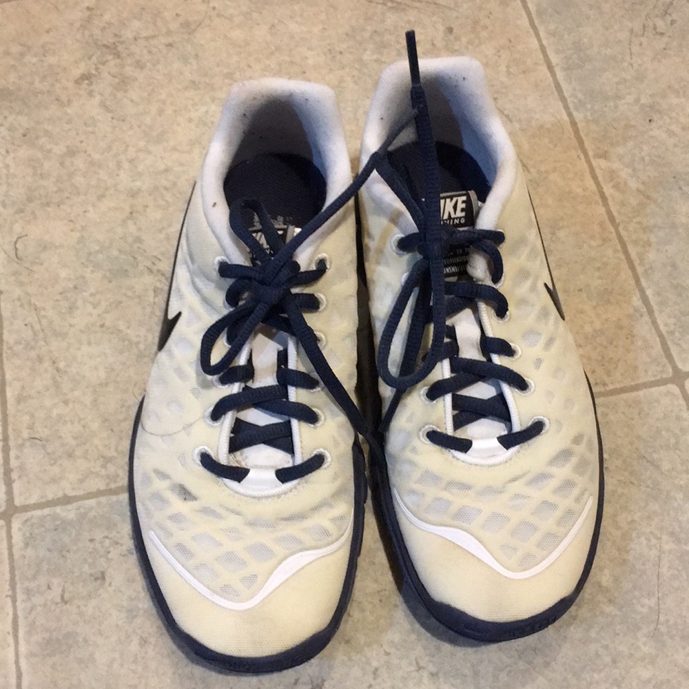 Nike tennis shoes